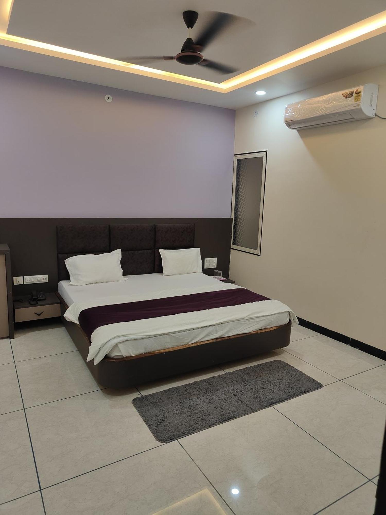 Yashomati Hotel Maheshwar Eksteriør bilde