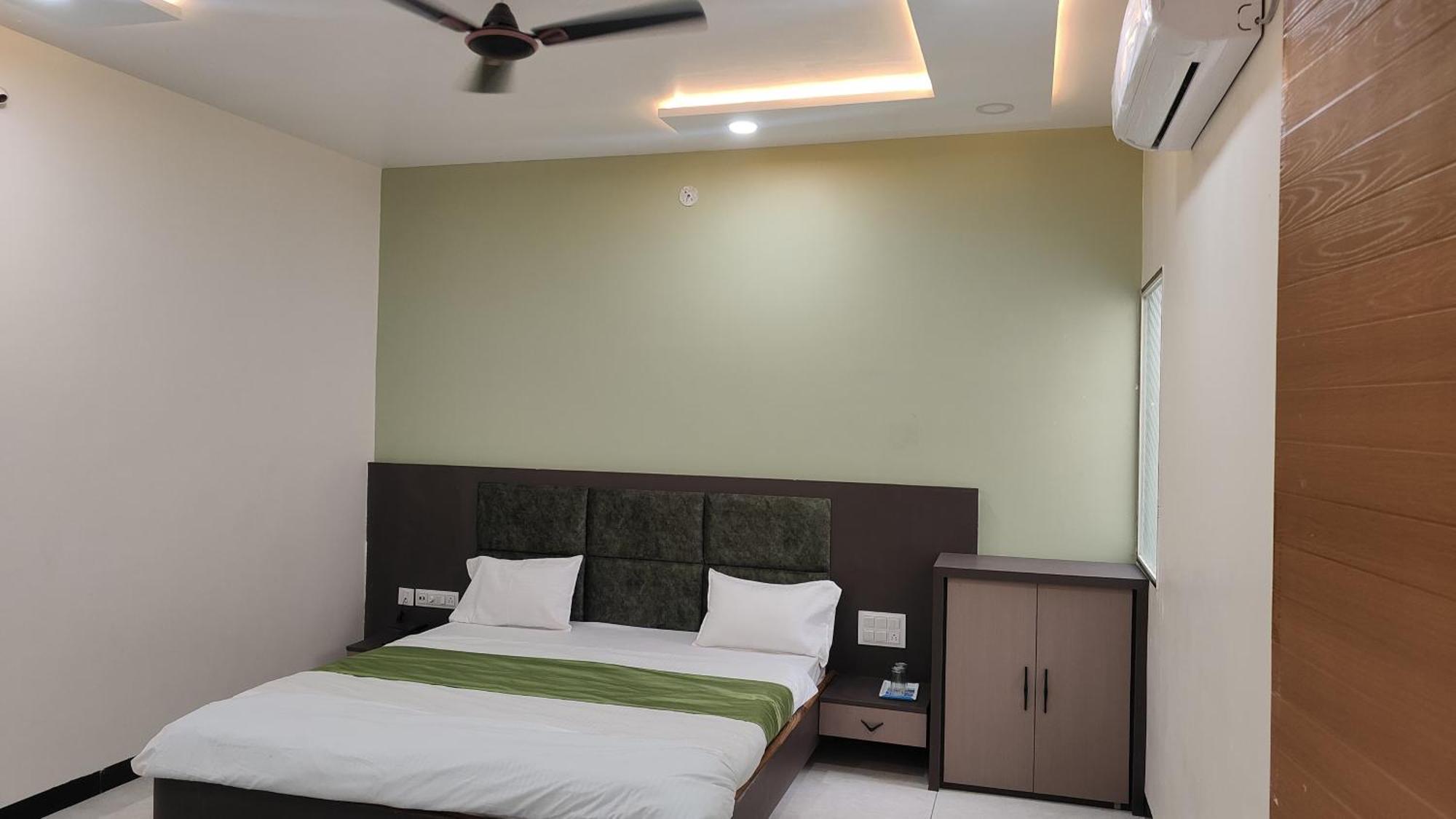 Yashomati Hotel Maheshwar Eksteriør bilde